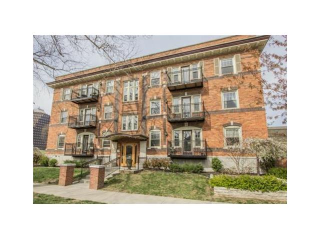 4328 WALNUT Street, Kansas City, MO 64111