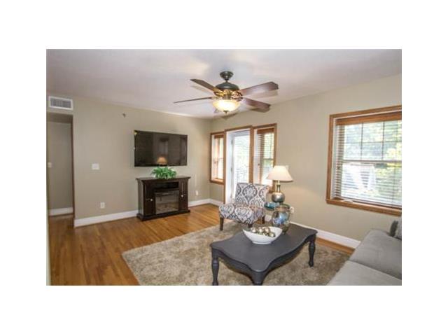 4328 WALNUT Street, Kansas City, MO 64111