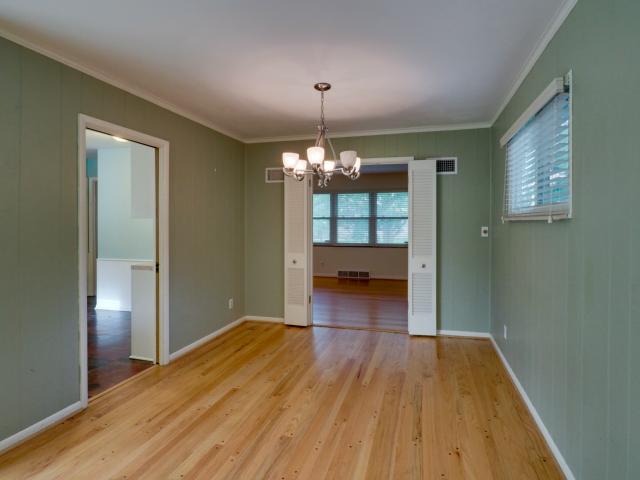 8703 Ward Pkwy, Kansas City, United States 64114