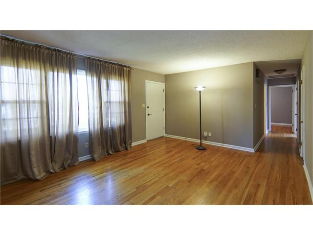 5107 NE 39TH Street, Kansas City, MO 64117