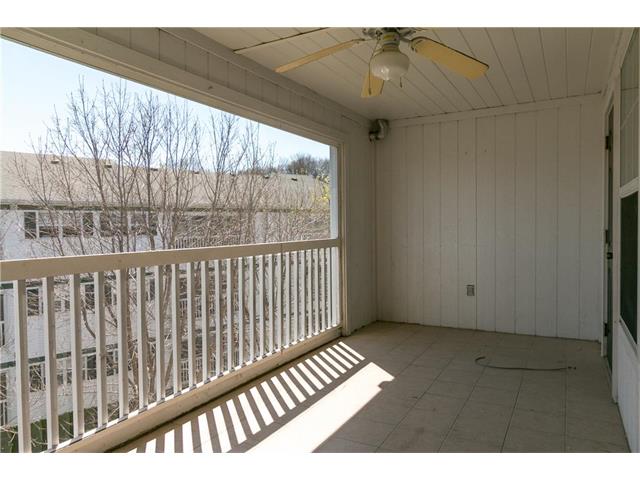 2401 NE 68th Street, Gladstone, MO 64118