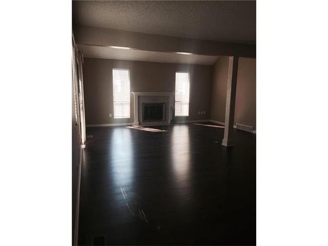 1025 NW 70TH Court, Kansas City, MO 64118