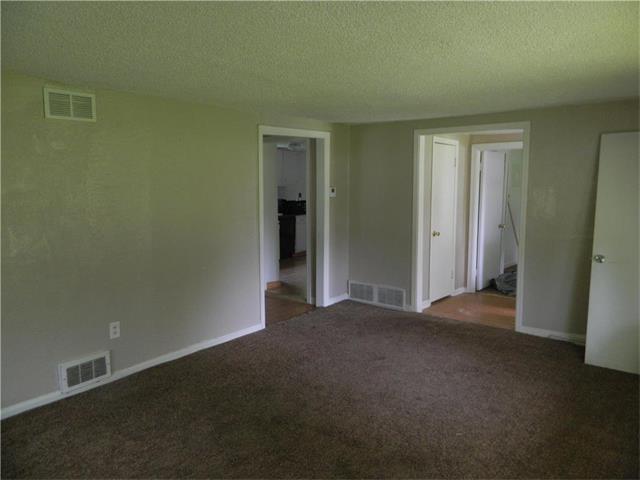 700 NE 71st Street, Gladstone, MO 64118