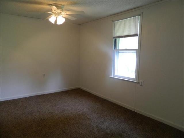 700 NE 71st Street, Gladstone, MO 64118