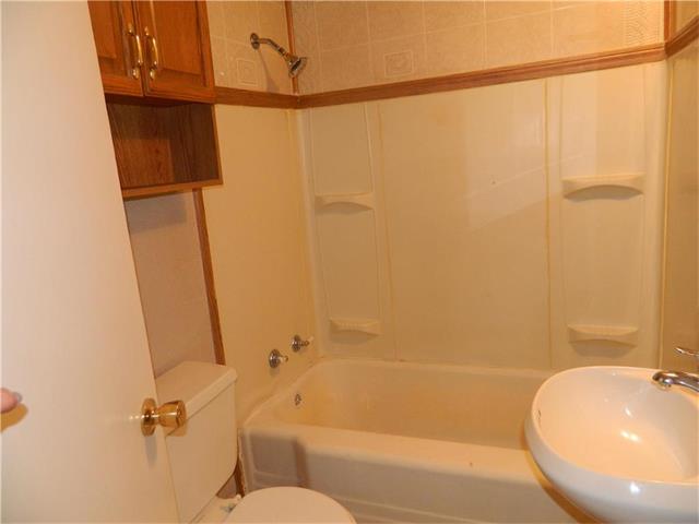700 NE 71st Street, Gladstone, MO 64118