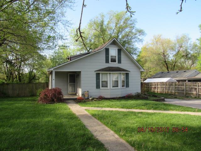 905 NE Lindberg Drive, Oakview, MO 64118