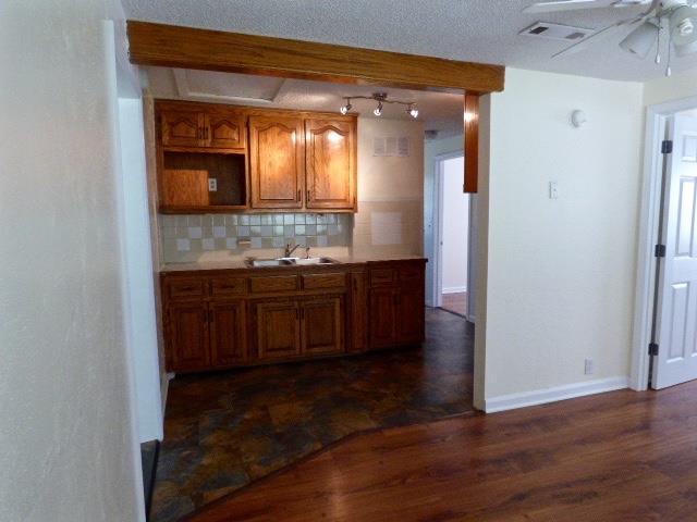 408 NE 74th Street, Gladstone, MO 64118