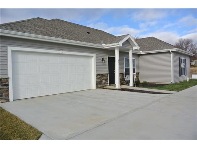 686 NE 66th Street, Gladstone, MO 64118