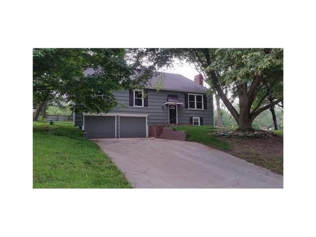 5601 NE Doniphan Lane, Village Of Oaks, MO 64118