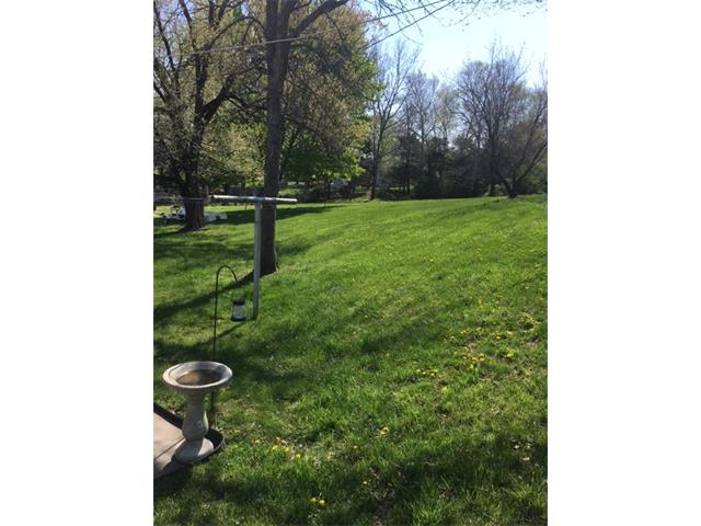 403 E PARK Ave, Claycomo, MO 64119