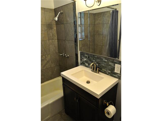 5225 N Palmer Avenue, Kansas City, MO 64119