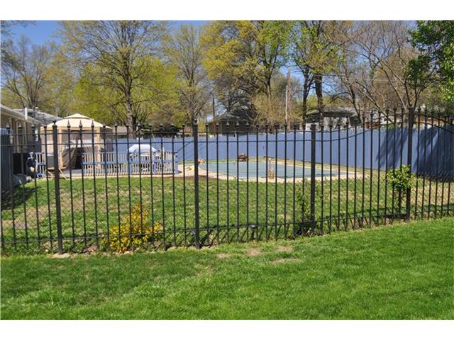 6701 N BELLEFONTAINE Avenue, Gladstone, MO 64119