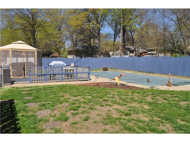 6701 N BELLEFONTAINE Avenue, Gladstone, MO 64119