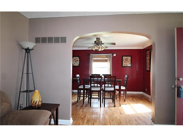 413 Blue Ridge Blvd, Kansas City, MO 64125
