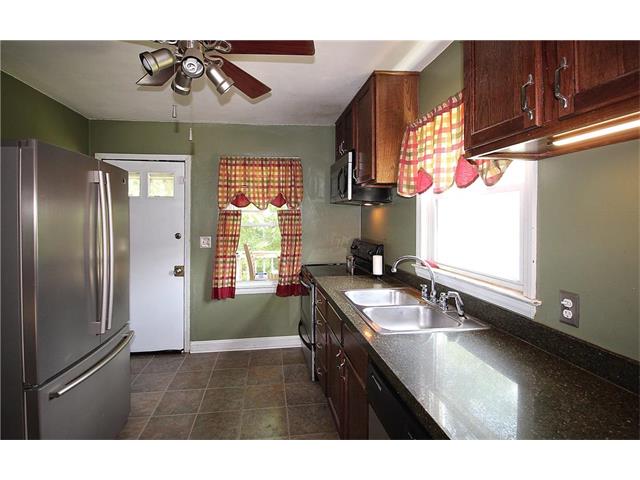413 Blue Ridge Blvd, Kansas City, MO 64125