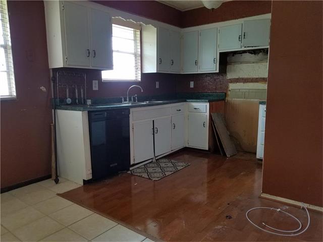 8325 E 55th Street, Kansas City, MO 64129