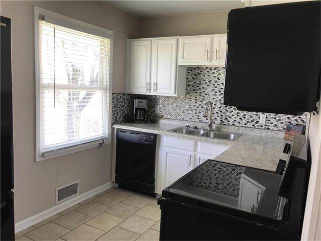 5233 FRANKLIN Drive, Kansas City, MO 64130