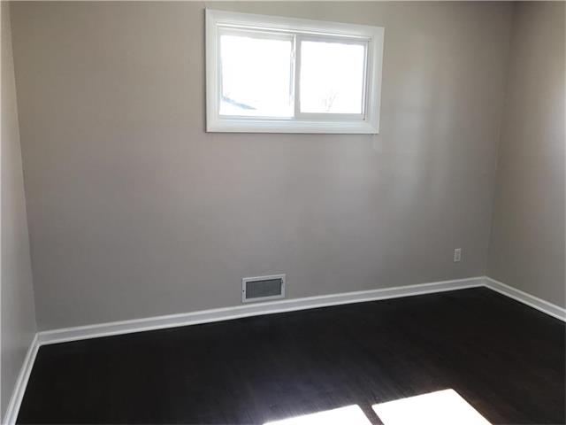 5233 FRANKLIN Drive, Kansas City, MO 64130