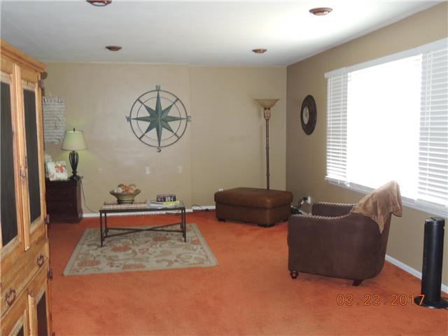 7650 LYDIA Avenue, Kansas City, MO 64131