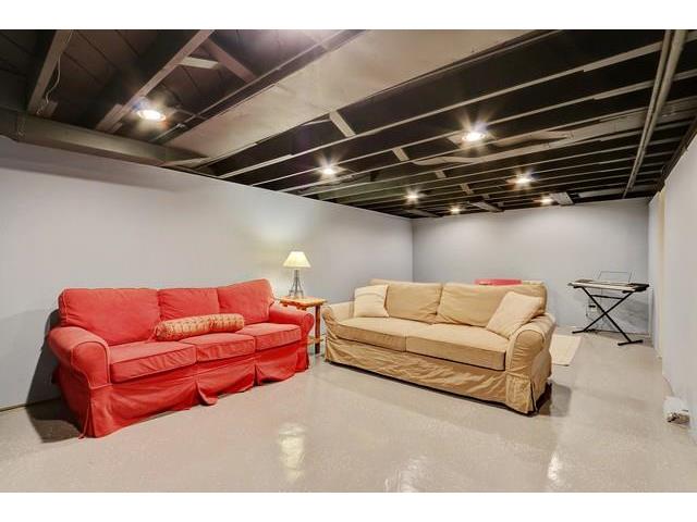 6732 ROCKHILL Rd, Kansas City, United States 64131
