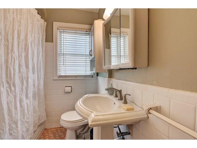 6732 ROCKHILL Rd, Kansas City, United States 64131