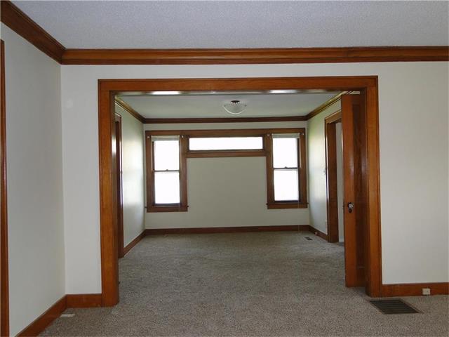 9000 E 67th Terrace, Raytown, MO 64133