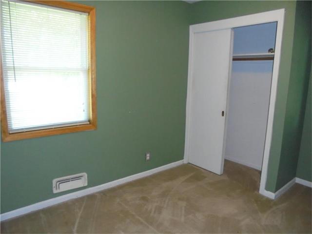8963 E 54th Street, Raytown, MO 64133