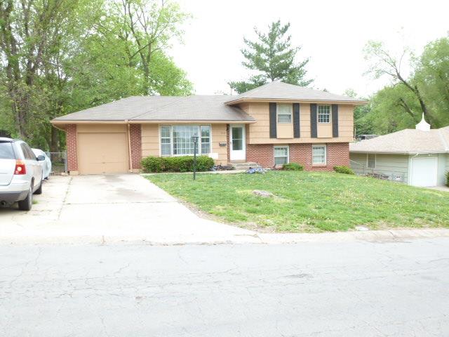10205 Fremont Avenue, Kansas City, MO 64134