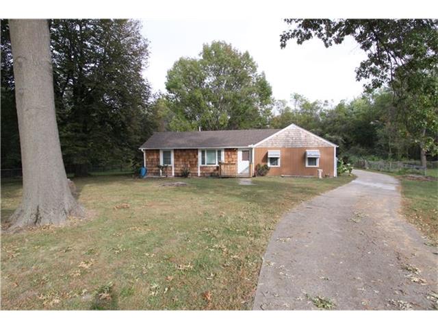 4901 PHELPS Road, Kansas City, MO 64136