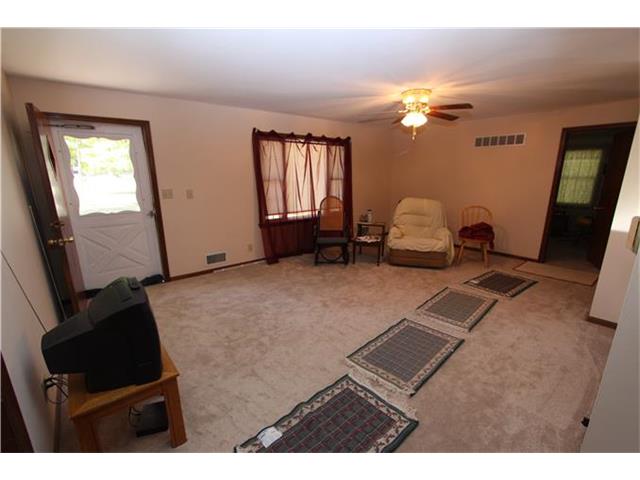 4901 PHELPS Road, Kansas City, MO 64136