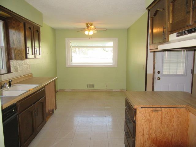 9500 E 89TH Street, Kansas City, MO 64138