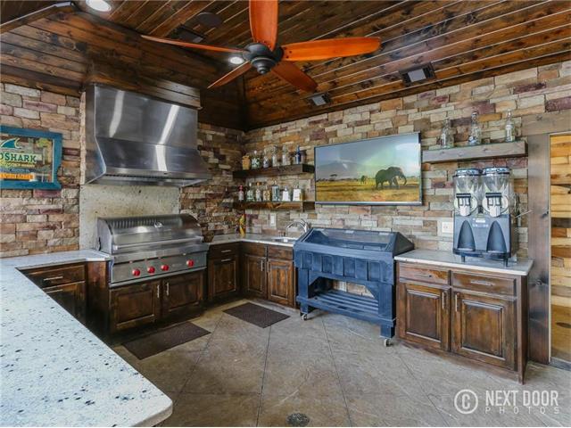 12673 NW 45 Highway, Parkville, MO 64152