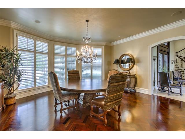 6924 Watson's Country Lane, Parkville, MO 64152