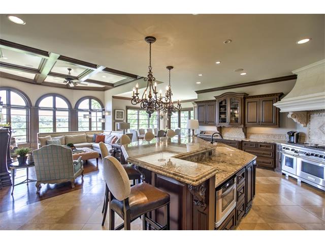 6924 Watson's Country Lane, Parkville, MO 64152