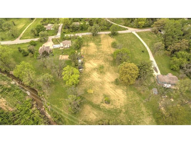 6705 NW Cross Road, Parkville, MO 64152