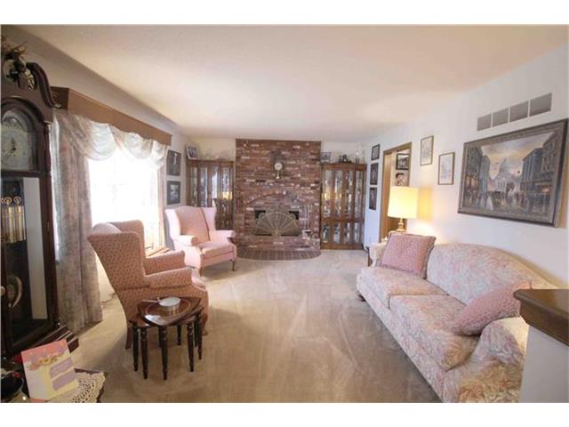6907 NW Searcy Drive, Kansas City, MO 64152
