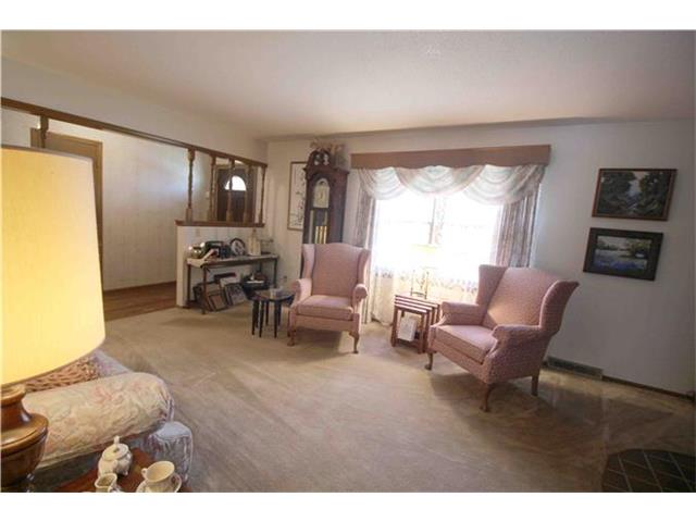 6907 NW Searcy Drive, Kansas City, MO 64152