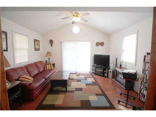 6907 NW Searcy Drive, Kansas City, MO 64152