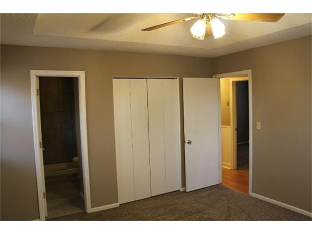 7706 NW 69TH Street, Kansas City, MO 64152
