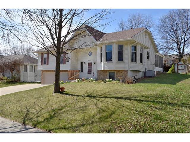 10118 N WYANDOTTE Avenue, Kansas City, MO 64155