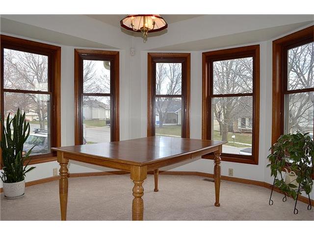10118 N WYANDOTTE Avenue, Kansas City, MO 64155