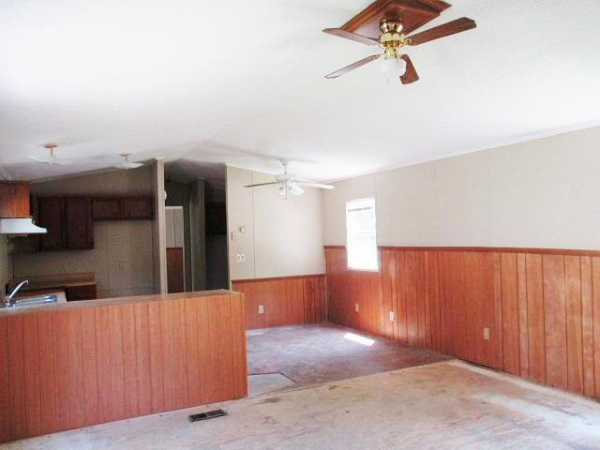 North Star Village Mobile Home Community 10721 N StarkKansas City, MO 64157