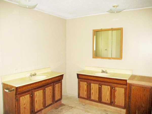 North Star Village Mobile Home Community 10721 N StarkKansas City, MO 64157