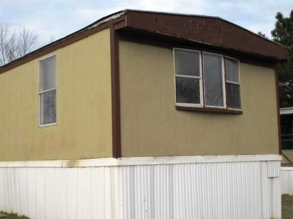 North Star Village Mobile Home Community 8804 NE 106th TerraceKansas City, MO 64157