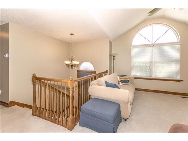 8627 NE 111th Street, Kansas City, MO 64157
