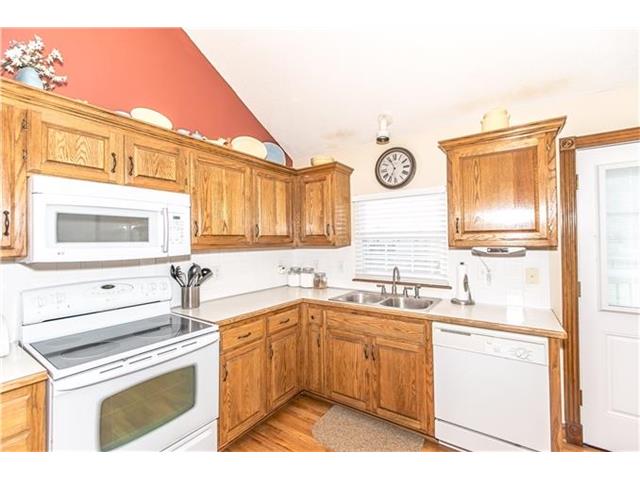 8627 NE 111th Street, Kansas City, MO 64157