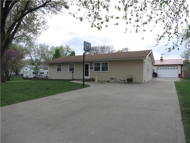317 N Center Street, Cameron, MO 64429