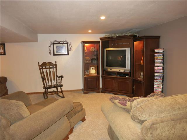 317 N Center Street, Cameron, MO 64429