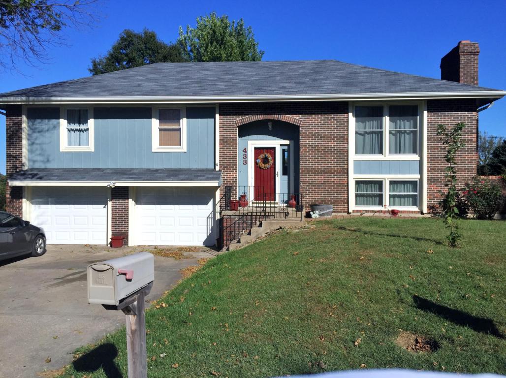 433Frederick Dr, Gower, MO 64454
