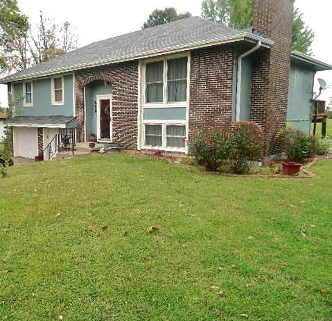 433Frederick Dr, Gower, MO 64454